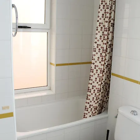 Apartment Inviting 2 Bedroom