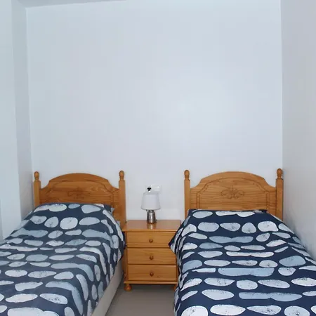 Apartment Inviting 2 Bedroom *